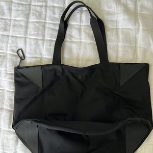 Lululemon tote